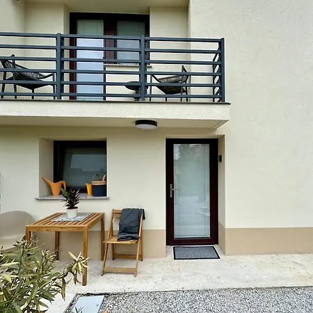 New Sunny 30 M2 In Area With Parking *