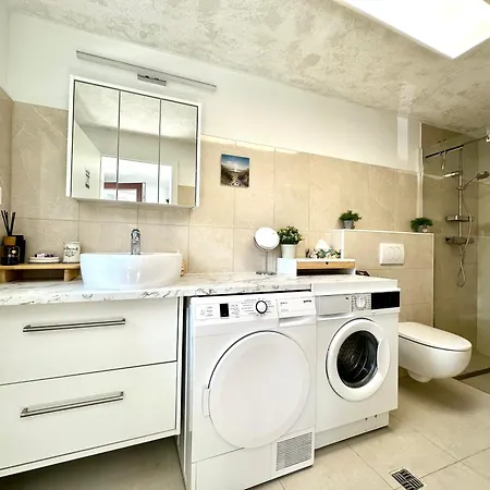 New Sunny 30 M2 In Area With Parking