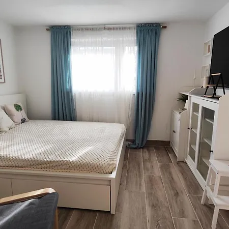 New Sunny 30 M2 In Area With Parking 아파트 류블랴나