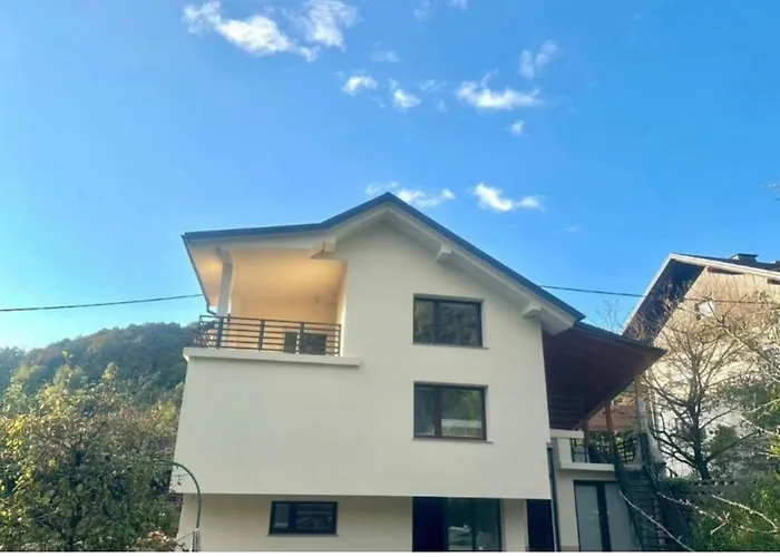 New Sunny 30 M2 In Area With Parking Любляна