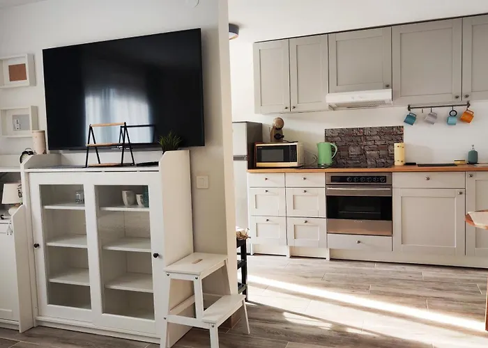 New Sunny 30 M2 In Area With Parking * Любляна