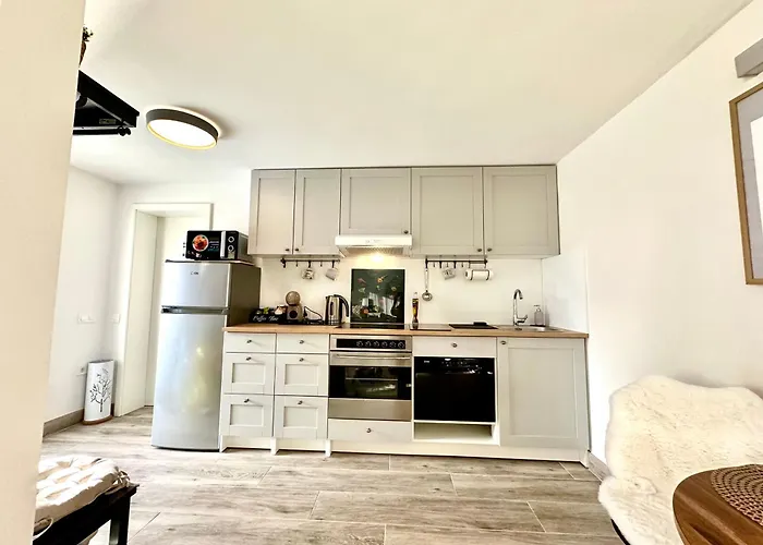 דירה New Sunny 30 M2 In Area With Parking לובליאנה