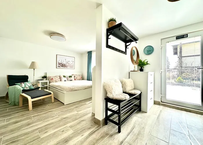 New Sunny 30 M2 In Area With Parking *