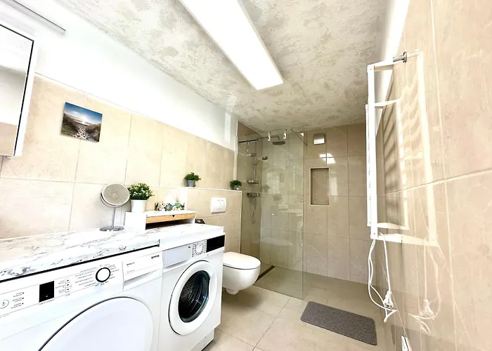 New Sunny 30 M2 In Area With Parking Апартаменты