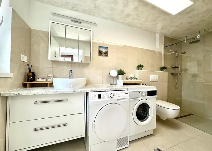 New Sunny 30 M2 In Area With Parking