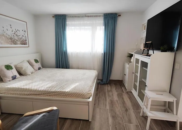 New Sunny 30 M2 In Area With Parking דירה לובליאנה